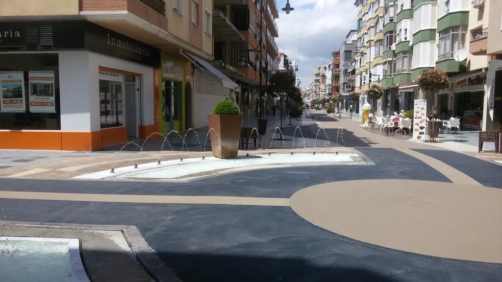 Apartamentos Poniente - Mares Torre Del Mar Eksteriør billede