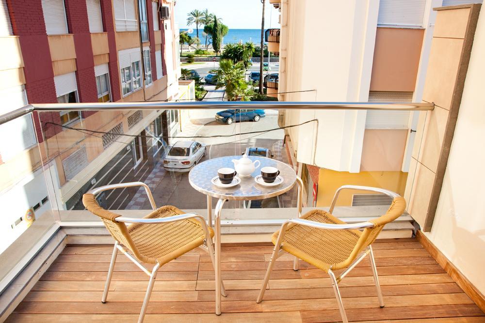 Apartamentos Poniente - Mares Torre Del Mar Eksteriør billede
